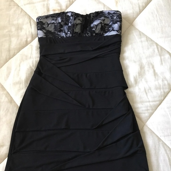 Dress - Picture 5 of 5